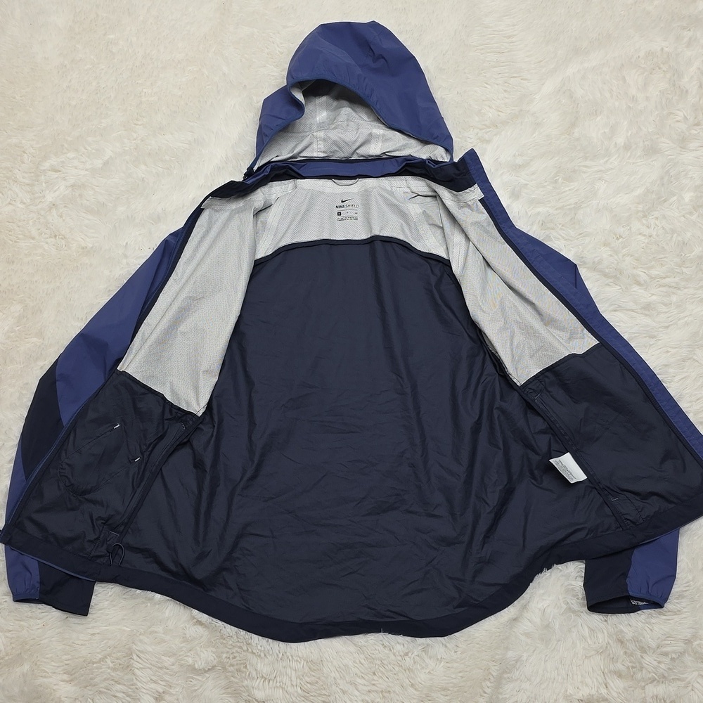 Nike Shield Womens Running Coat. Size S - Picture 4 of 7